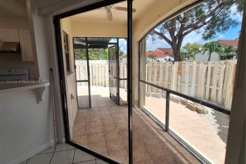 House in Homestead, Florida 2 bedrooms, 88.35 sq.m. № 1926489 - photo 11