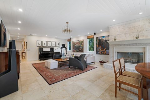 Casa en venta en Coral Gables, Florida, 6 dormitorios, 601.54 m2 № 1943574 - foto 13