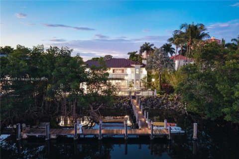 Casa en venta en Coral Gables, Florida, 6 dormitorios, 601.54 m2 № 1943574 - foto 1