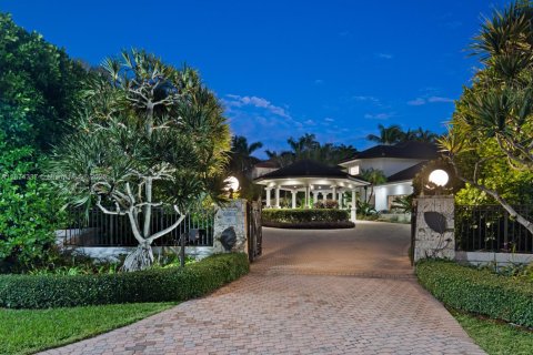 Casa en venta en Coral Gables, Florida, 6 dormitorios, 601.54 m2 № 1943574 - foto 2