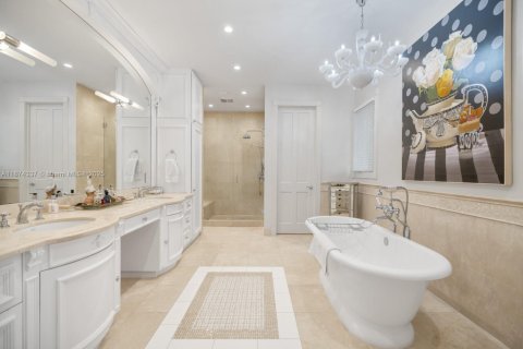 Casa en venta en Coral Gables, Florida, 6 dormitorios, 601.54 m2 № 1943574 - foto 29