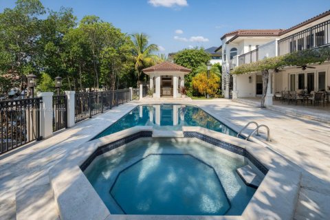 Casa en venta en Coral Gables, Florida, 6 dormitorios, 601.54 m2 № 1943574 - foto 19