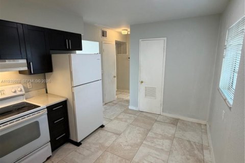 Copropriété à louer à Lake Worth, Floride: 1 chambre, 62.99 m2 № 1997129 - photo 4