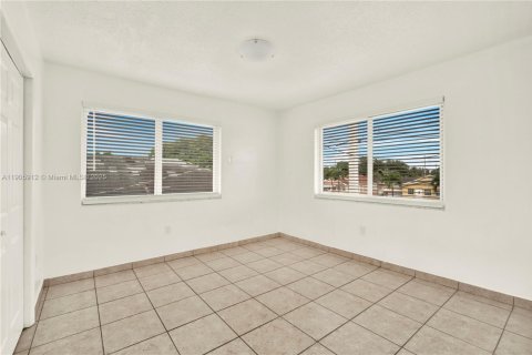 Immobilier commercial à vendre à Miami, Floride: 314.01 m2 № 1957270 - photo 10