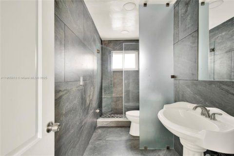 Immobilier commercial à vendre à Miami, Floride: 314.01 m2 № 1957270 - photo 17