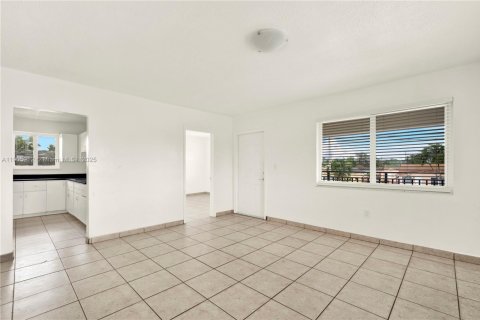Immobilier commercial à vendre à Miami, Floride: 314.01 m2 № 1957270 - photo 7