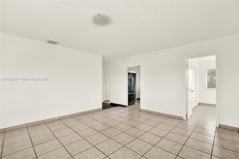 Immobilier commercial à vendre à Miami, Floride: 314.01 m2 № 1957270 - photo 8