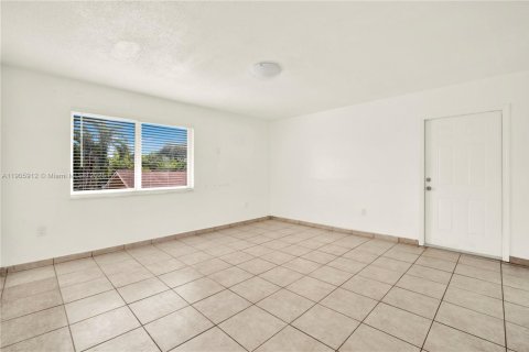 Immobilier commercial à vendre à Miami, Floride: 314.01 m2 № 1957270 - photo 18
