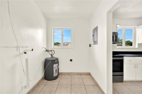 Immobilier commercial à vendre à Miami, Floride: 314.01 m2 № 1957270 - photo 13
