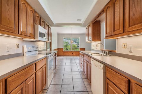 Villa ou maison à vendre à Zephyrhills, Floride: 3 chambres, 162.49 m2 № 1302401 - photo 8