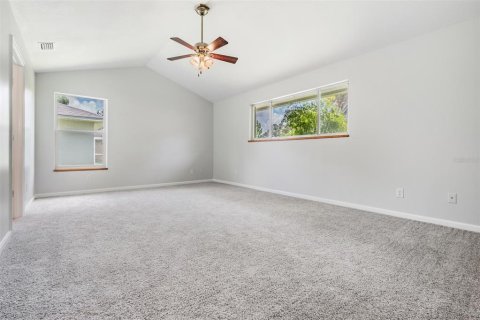 Villa ou maison à vendre à Zephyrhills, Floride: 3 chambres, 162.49 m2 № 1302401 - photo 12