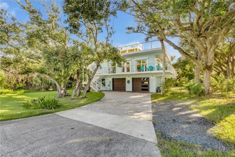 House in New Smyrna Beach, Florida 3 bedrooms, 111.48 sq.m. № 2393657
