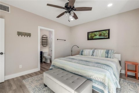 House in New Smyrna Beach, Florida 3 bedrooms, 111.48 sq.m. № 2393657 - photo 8