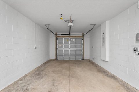 Commercial property in Palm Coast, Florida 6 bedrooms, 191.38 sq.m. № 1620431 - photo 24