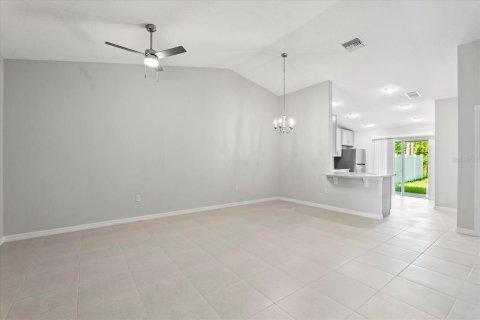 Commercial property in Palm Coast, Florida 6 bedrooms, 191.38 sq.m. № 1620431 - photo 8