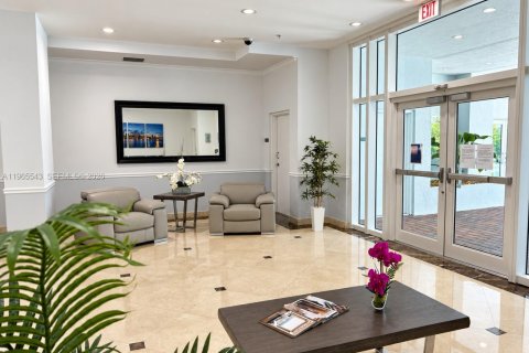 Copropriété à louer à Miami, Floride: 1 chambre, 68.38 m2 № 2337908 - photo 28