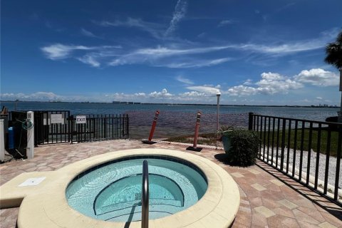 Condominio en venta en Saint Petersburg, Florida, 2 dormitorios, 100.52 m2 № 2102247 - foto 30