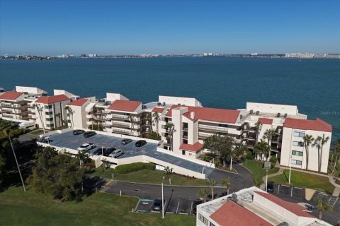Condominio en venta en Saint Petersburg, Florida, 2 dormitorios, 100.52 m2 № 2102247 - foto 2