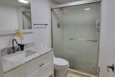Condominio en alquiler en Fort Lauderdale, Florida, 2 dormitorios, 151.62 m2 № 2010363 - foto 12