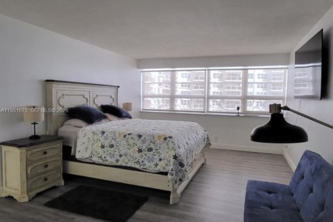 Condominio en alquiler en Fort Lauderdale, Florida, 2 dormitorios, 151.62 m2 № 2010363 - foto 18