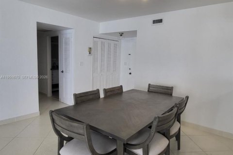 Condominio en alquiler en Fort Lauderdale, Florida, 2 dormitorios, 151.62 m2 № 2010363 - foto 7