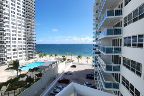 Condominio en alquiler en Fort Lauderdale, Florida, 2 dormitorios, 151.62 m2 № 2010363 - foto 10