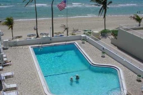 Condominio en alquiler en Fort Lauderdale, Florida, 2 dormitorios, 151.62 m2 № 2010363 - foto 2