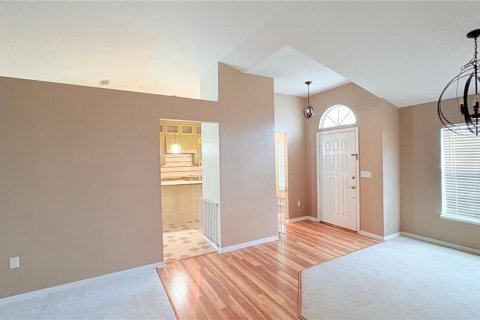Villa ou maison à louer à Spring Hill, Floride: 3 chambres, 142.42 m2 № 2420352 - photo 2