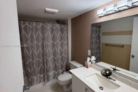Condominio en alquiler en Pembroke Pines, Florida, 2 dormitorios, 100.52 m2 № 2011761 - foto 11