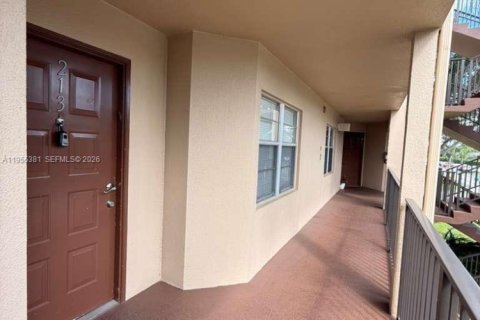 Condominio en alquiler en Pembroke Pines, Florida, 2 dormitorios, 100.52 m2 № 2011761 - foto 7