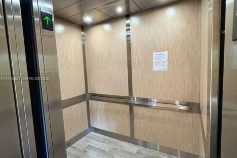 Condominio en alquiler en Pembroke Pines, Florida, 2 dormitorios, 100.52 m2 № 2011761 - foto 4