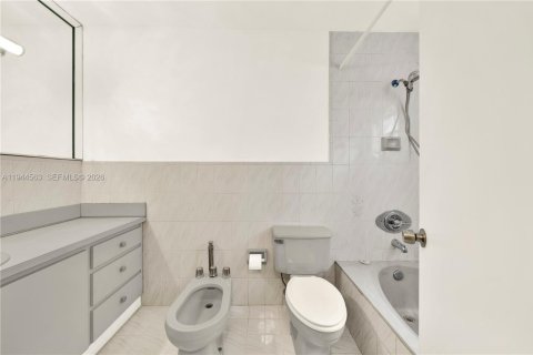 Immobilier commercial à louer à Miami, Floride: 1 chambre, 177.35 m2 № 2001088 - photo 20