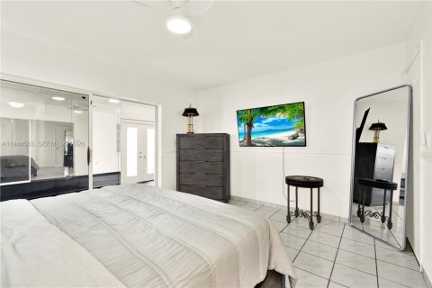 Immobilier commercial à louer à Miami, Floride: 1 chambre, 177.35 m2 № 2001088 - photo 10