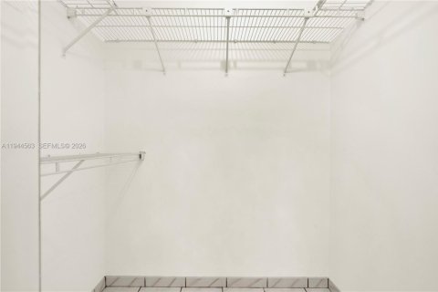 Immobilier commercial à louer à Miami, Floride: 1 chambre, 177.35 m2 № 2001088 - photo 17