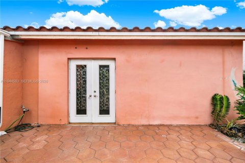 Immobilier commercial à louer à Miami, Floride: 1 chambre, 177.35 m2 № 2001088 - photo 23