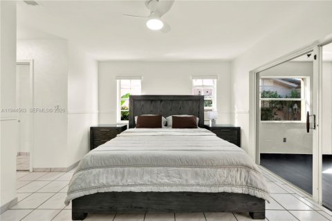 Immobilier commercial à louer à Miami, Floride: 1 chambre, 177.35 m2 № 2001088 - photo 13