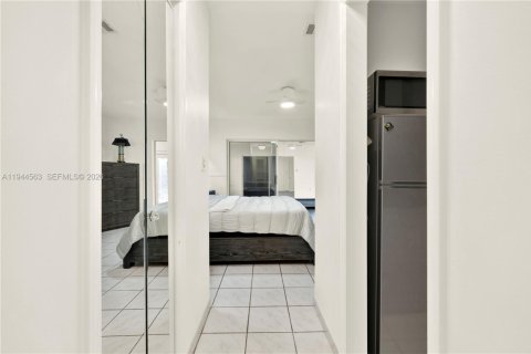 Immobilier commercial à louer à Miami, Floride: 1 chambre, 177.35 m2 № 2001088 - photo 14