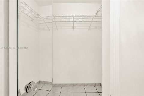 Immobilier commercial à louer à Miami, Floride: 1 chambre, 177.35 m2 № 2001088 - photo 16