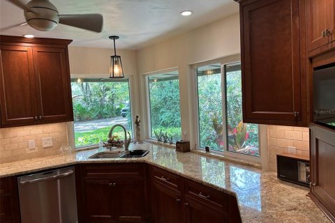 House in New Smyrna Beach, Florida 3 bedrooms, 249.07 sq.m. № 1406799 - photo 8