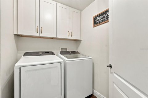 House in Tampa, Florida 3 bedrooms, 159.7 sq.m. № 2408576 - photo 23