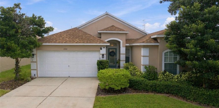House in Tampa, Florida 3 bedrooms, 159.7 sq.m. № 2408576