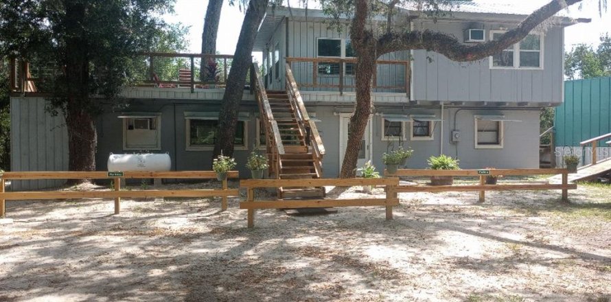 House in White Springs, Florida 2 bedrooms, 112.6 sq.m. № 2215946