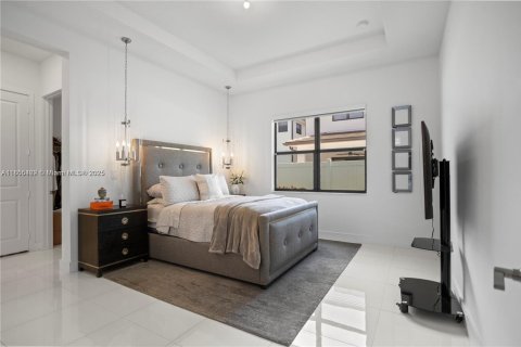 House in Miramar, Florida 3 bedrooms, 190.17 sq.m. № 1977847 - photo 27