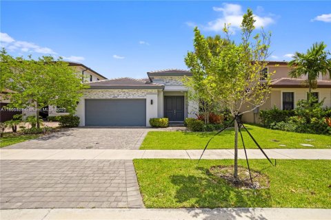 House in Miramar, Florida 3 bedrooms, 190.17 sq.m. № 1977847 - photo 2