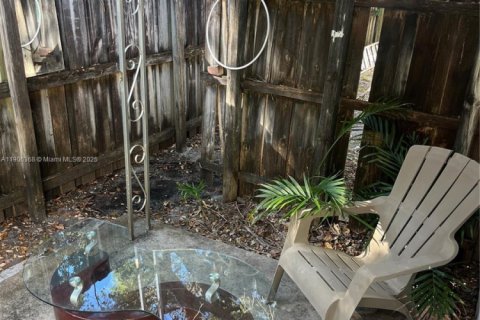 Condo in Hollywood, Florida, 1 bedroom  № 1956925 - photo 7