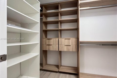 Купить кондоминиум в Норт-Майами-Бич, Флорида 3 спальни, 144.65м2, № 2025289 - фото 26