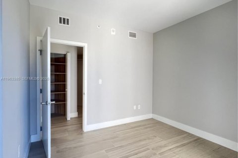 Купить кондоминиум в Норт-Майами-Бич, Флорида 3 спальни, 144.65м2, № 2025289 - фото 16