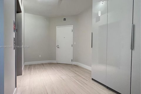 Купить кондоминиум в Норт-Майами-Бич, Флорида 3 спальни, 144.65м2, № 2025289 - фото 29