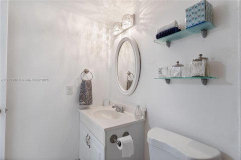 Condo in Margate, Florida, 2 bedrooms  № 1698440 - photo 22