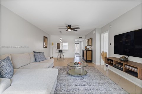 Condo in Margate, Florida, 2 bedrooms  № 1698440 - photo 6